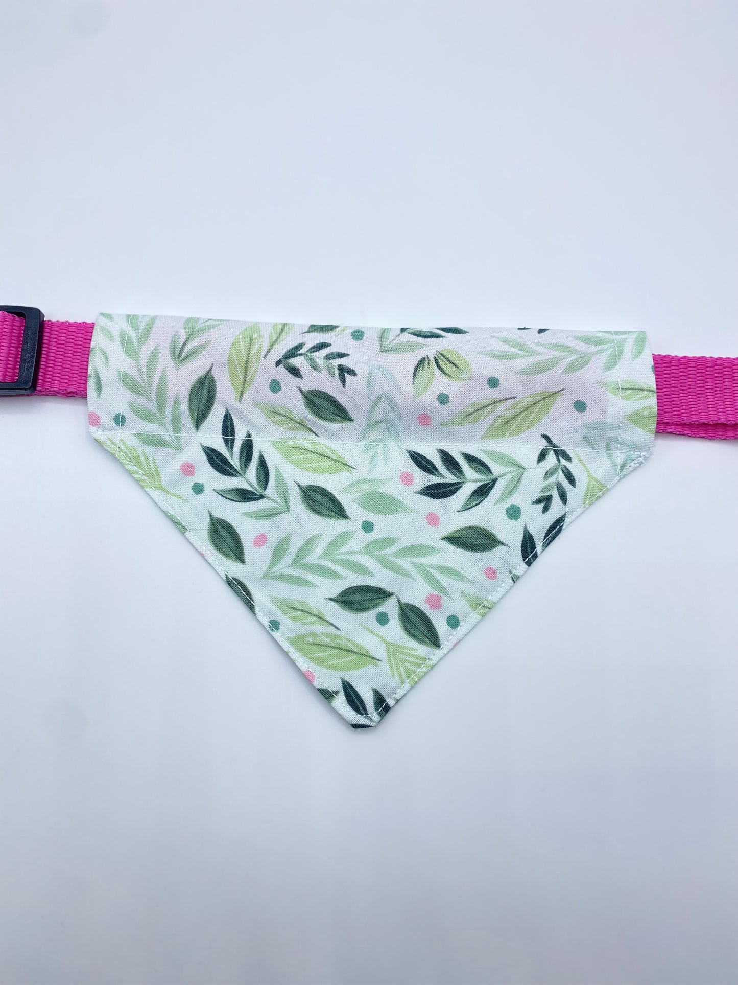 Leafy Over-the-Collar Bandana